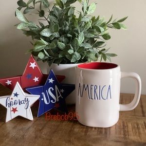 Rae Dunn AMERICA mug